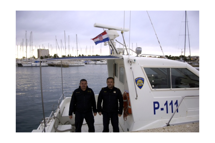Slika /2019/pomorska policija1.png
